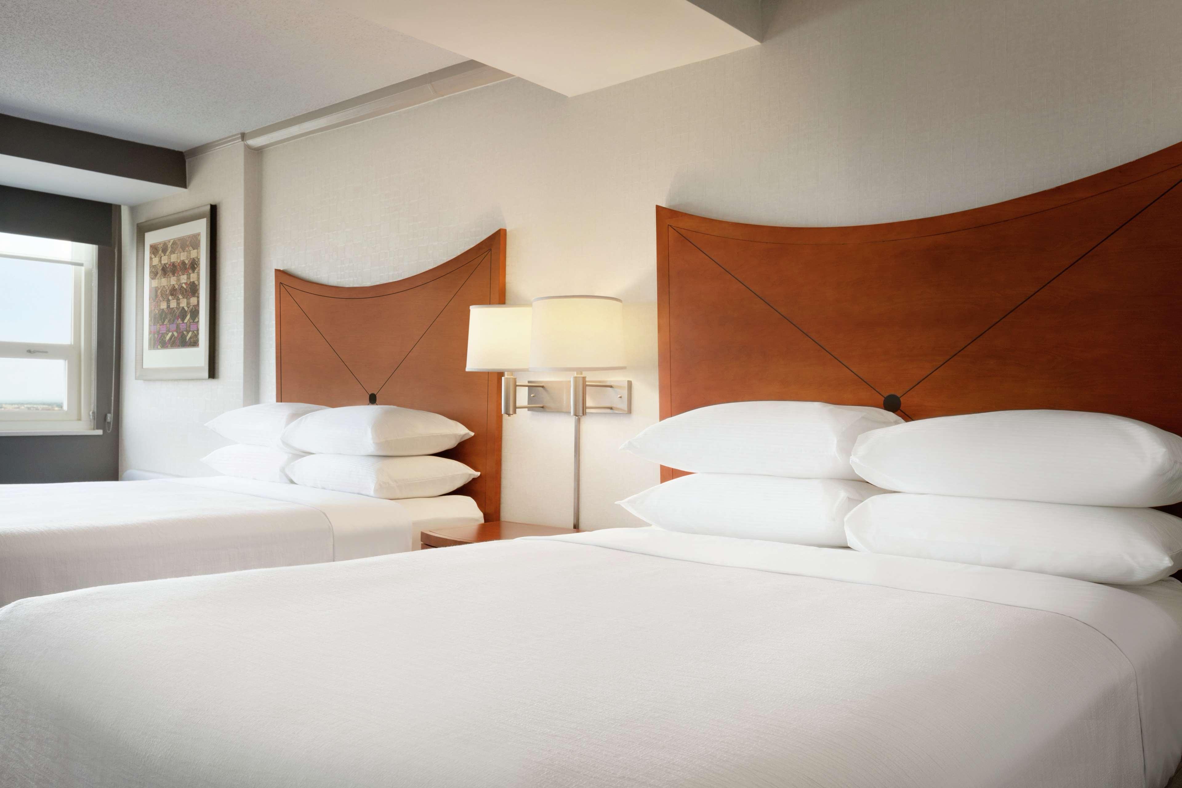 Embassy Suites Baltimore Inner Harbor Екстериор снимка