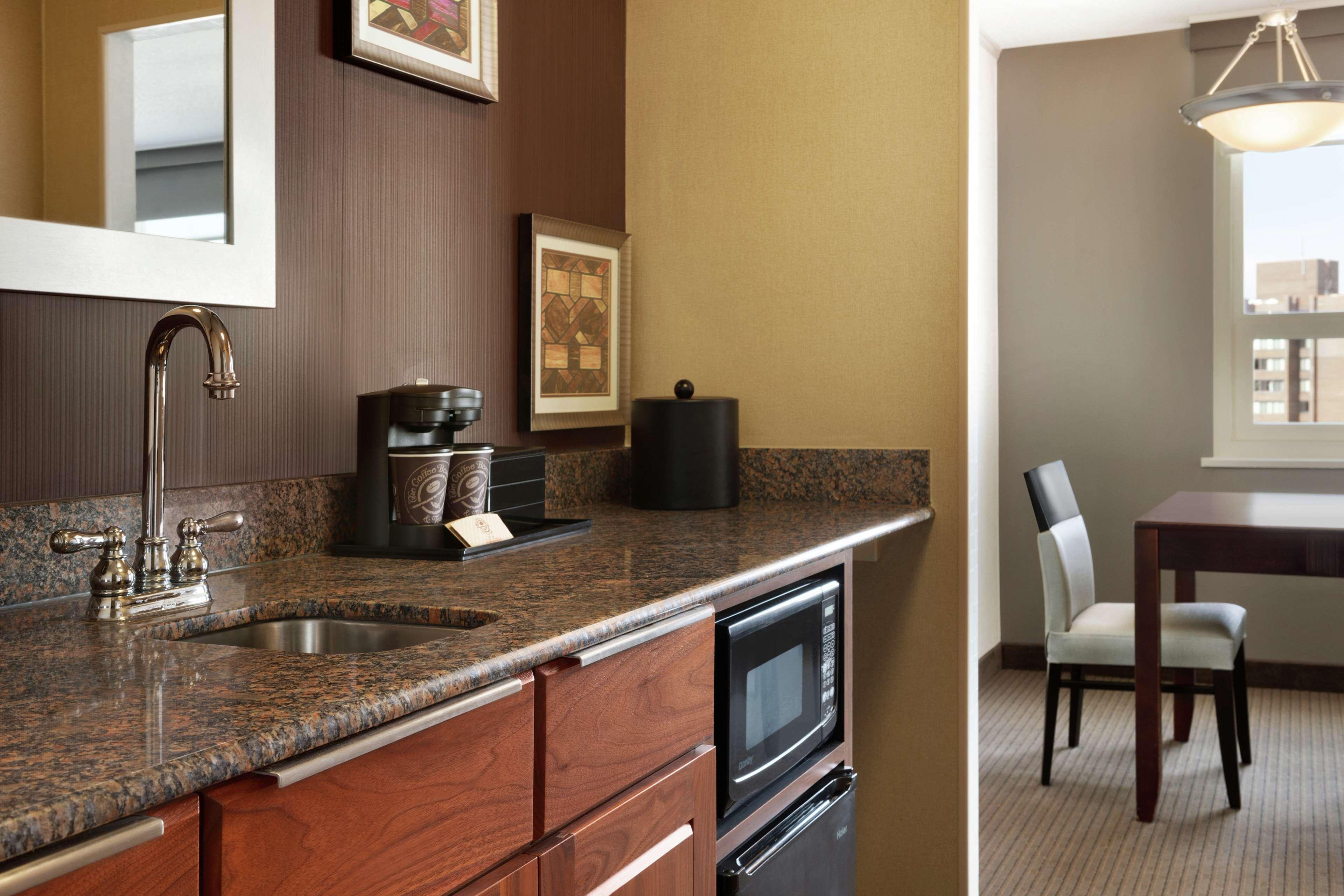 Embassy Suites Baltimore Inner Harbor Екстериор снимка