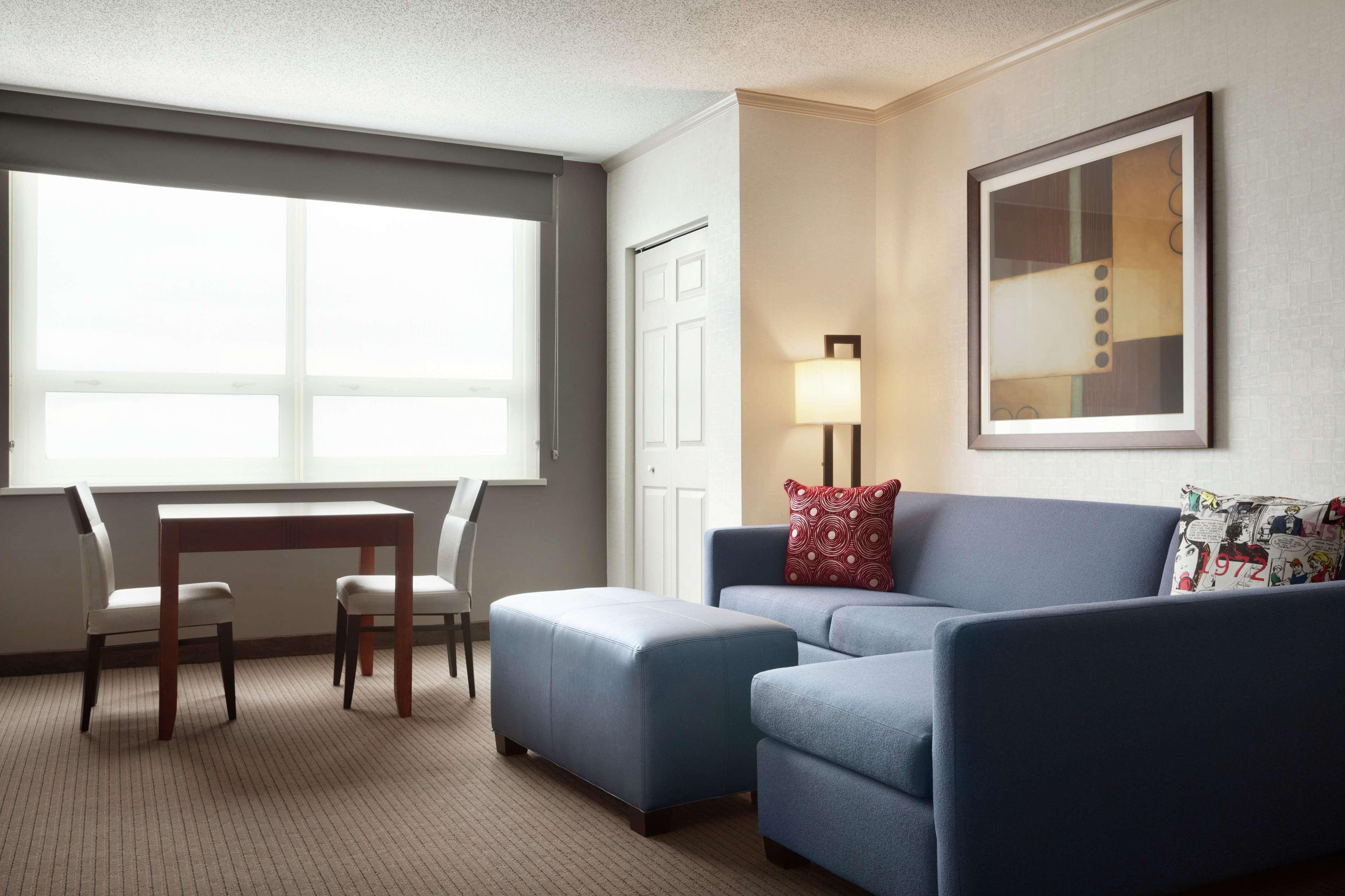 Embassy Suites Baltimore Inner Harbor Екстериор снимка